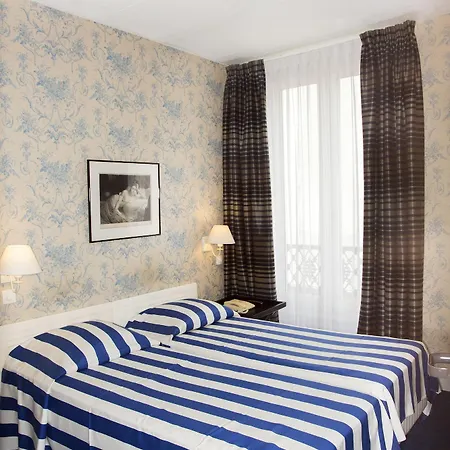 Agora Hotel 2*