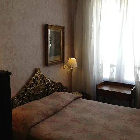 Hotel Agora 2*
