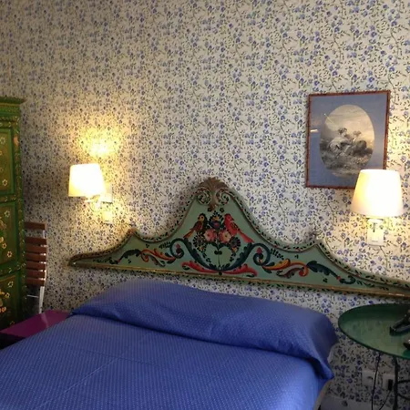 Agora Hotel 2*